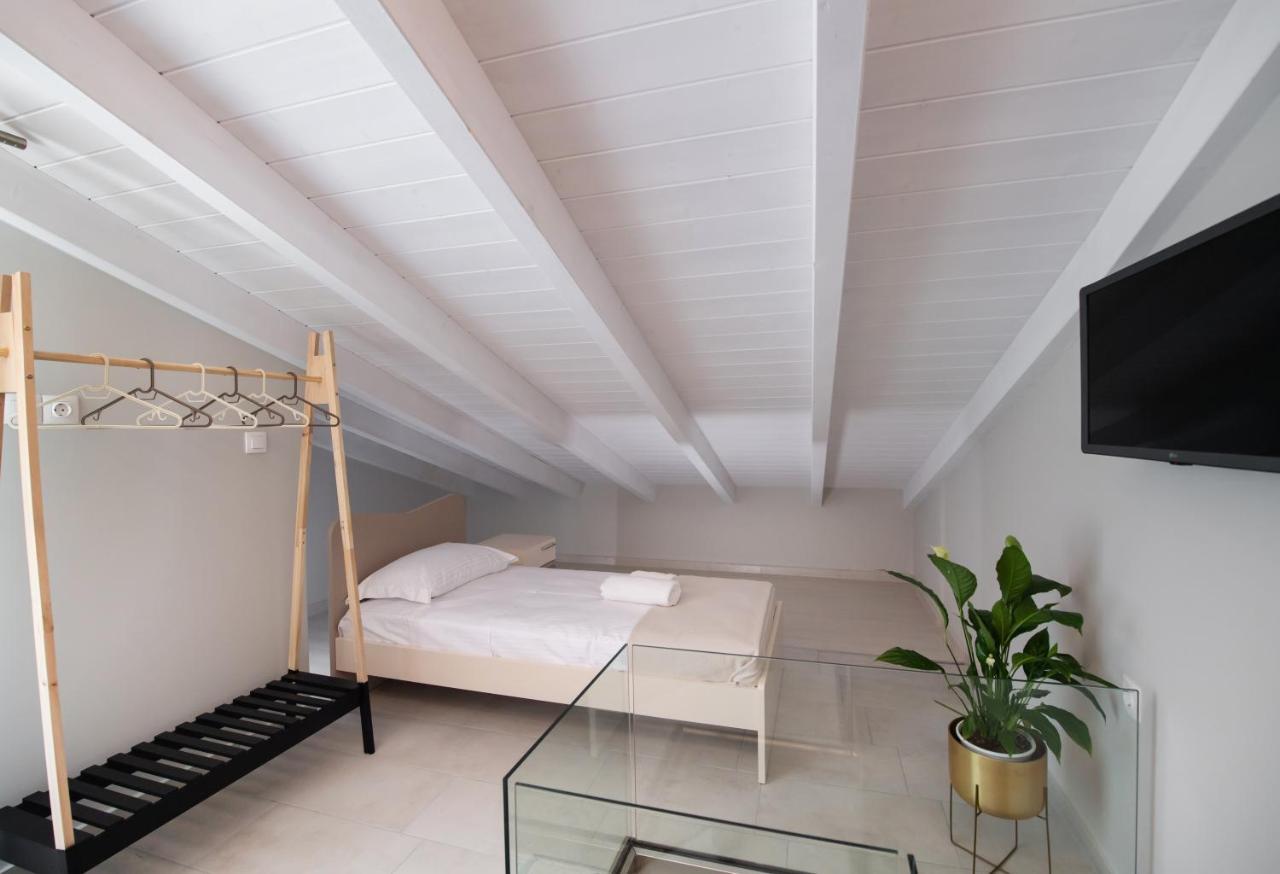Bianco Stylish Maisonette Nikiana Luaran gambar